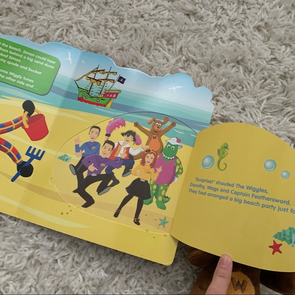 🐶 The Wiggles Book and Wags The Dog Stuffed Animal - Picture 3 of 7